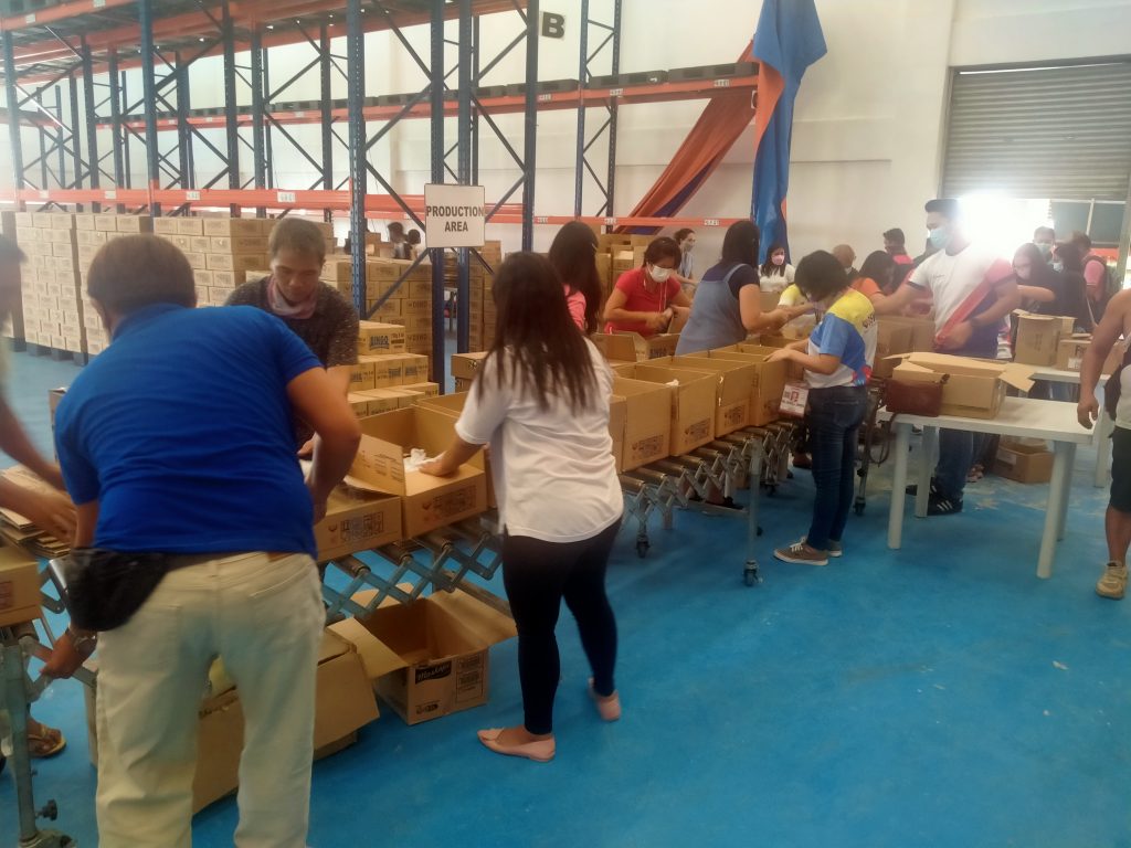 Dswd Eastern Visayas Continues Ffp Production For Odette Relief